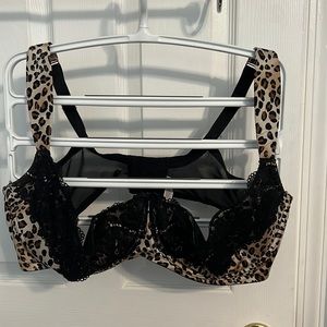 Quarter cup leopard print bra